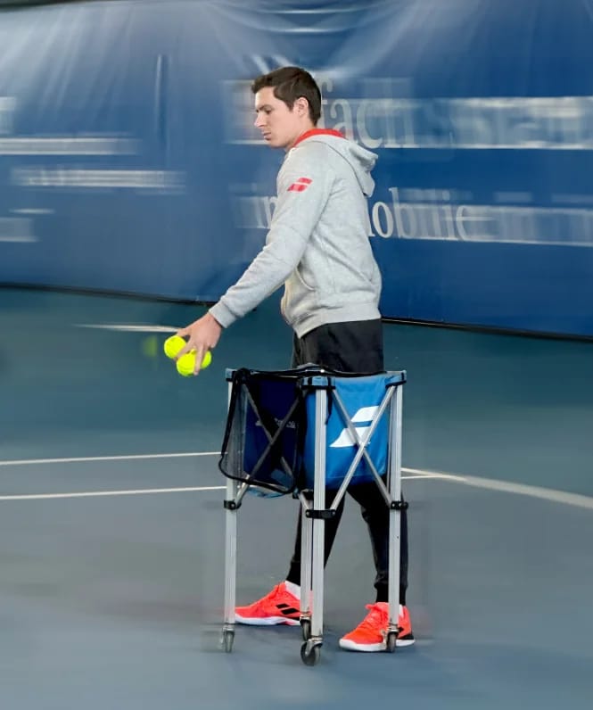 Philip Bachmaier - Tennis Lehrer beim Training